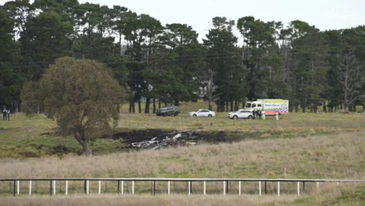 图片[1]-惨剧空难！机上祖孙4人全部死亡！探亲返程遭意外，飞机爆炸起火，最小遇难者仅6岁…-同舟
