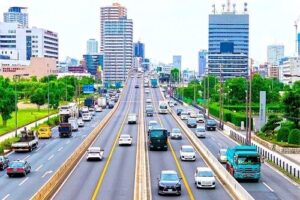 【悲報】高速道路のサービスエリア、有料化が検討される・・・「大型車スペースの利用を1時間以内に」-同舟