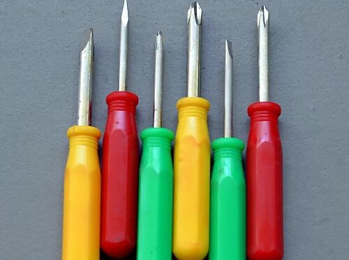 国会議員さん、ドライバーでPCを破壊して証拠隠滅へｗｗｗｗ-同舟