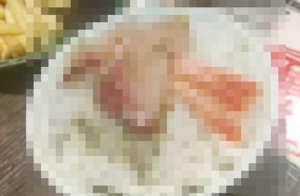 大学生「評価1.3の飲み屋で海鮮丼頼んだらこれが来た」パシャッ → マジでヤバすぎてバズるwwwww-同舟