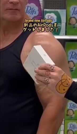 图片[6]-【ゲスの極み】海外ユーチューバー「一般客に万引きしたAirPodsをプレゼントしたろｗ」→まさかの結末に・・・-同舟