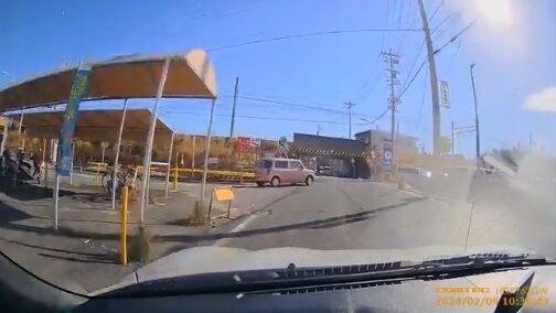 图片[3]-男性さん、一時停止無視で左折してきた車に追突してしまいドラレコを公開→同情されるかと思いきや◯◯を指摘されめちゃくちゃ叩かれてしまう・・・-同舟