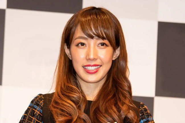 元AKB48・川崎希さん、過去に1日1万件以上の誹謗中傷を食らい開示請求→犯人の正体が・・・-同舟