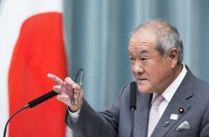 【朗報】鈴木財務相、裏金・政治資金問題について「納税は議員が判断すべき」→ネット「ありがとうございます。では国民もそうさせて頂きます」-同舟