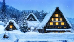 観光で人気の白川郷、中国人観光客がめちゃくちゃやってるらしい・・・「〇〇をトイレに流す」「ゴミを雪に埋める」-同舟