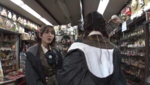 【放送事故】AKB48さん、生放送で店の許可を取らずに店内ロケをしてしまい店主をブチギレさせてしまう・・・-同舟