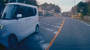 【動画】軽自動車「目の前のスポーツカーに公道バトルしかけたろ！ｗ」　→　結果ｗｗｗｗｗｗ-同舟