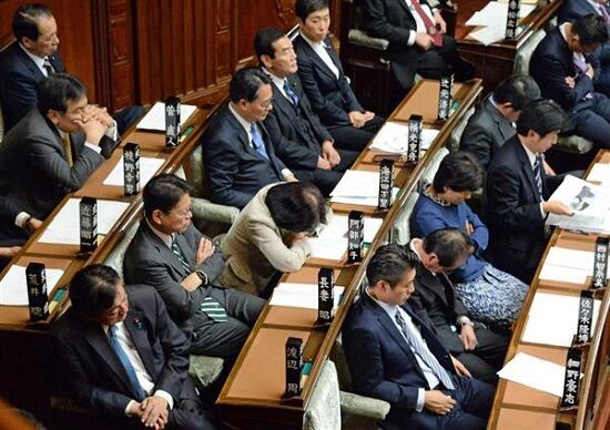 国会議員さん、久しぶりの土曜出勤で「ふらふら」になってしまう・・・-同舟