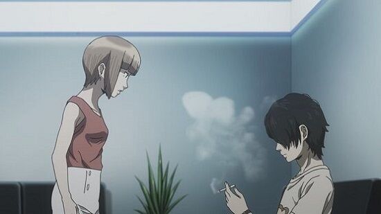 カフェでわざわざ喫煙席に座った女さん、不可解な行動を取り立ち去る　マジで何なのこれ・・・-同舟