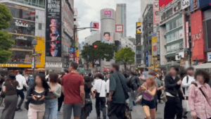 渋谷中心部で銃声のような爆発音が聞こえる→現場に居合わせた日本人と外国人の違いがこちら・・・-同舟