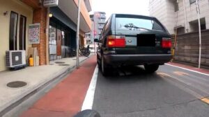 自転車乗り「これにイラつく私は未熟者ですか？」と動画投稿→ボコボコに叩かれ「納得できん、警察に相談しに行く」→結果・・・-同舟
