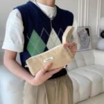 灯芯绒复古纯色笔袋 杏色
20元一个包邮-同舟