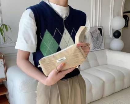 灯芯绒复古纯色笔袋 杏色
20元一个包邮-日本亚马逊论坛-海外推广-同舟